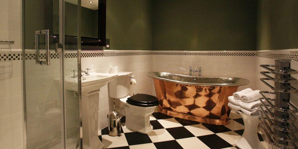 Copper Bateau Bath with Tin Interior
